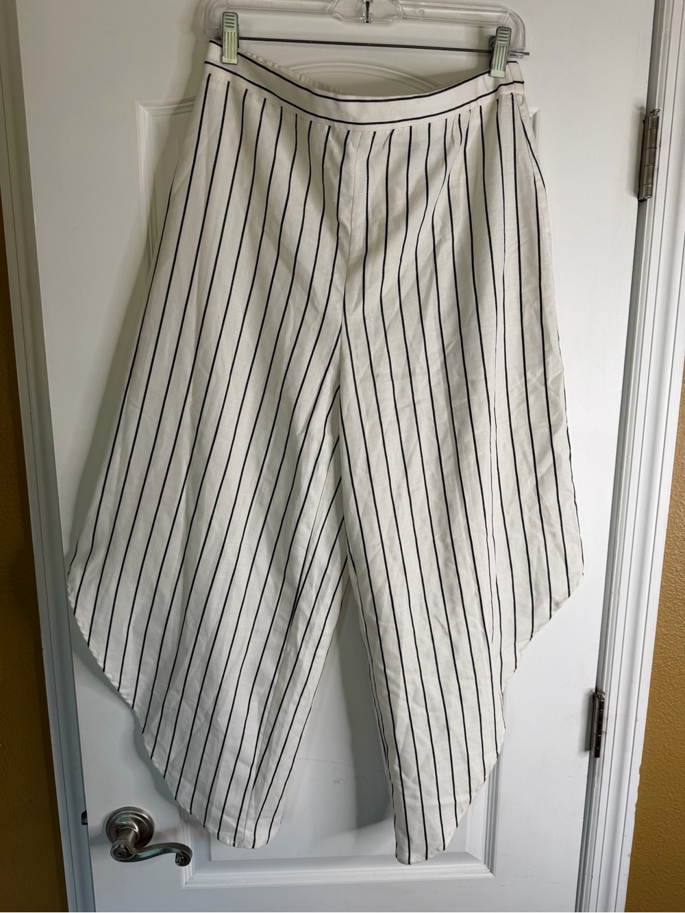 Coco Bianco Wide Leg Vertical Striped Pants W/Asymmetrical  Hem Size M